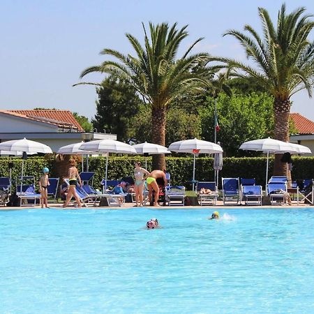 Apartment In Cecina Mare With Outdoor Pool Marina di Cecina Extérieur photo
