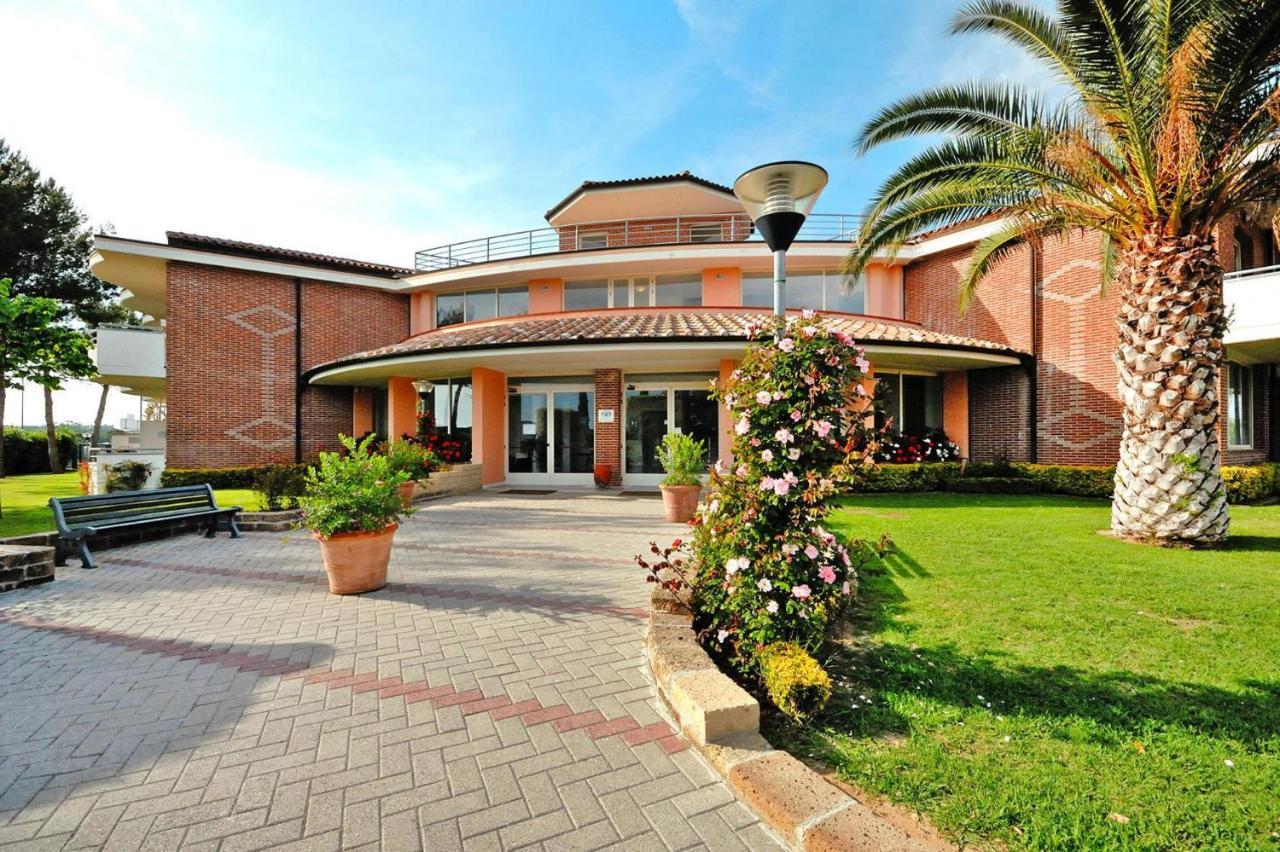 Apartment In Cecina Mare With Outdoor Pool Marina di Cecina Extérieur photo